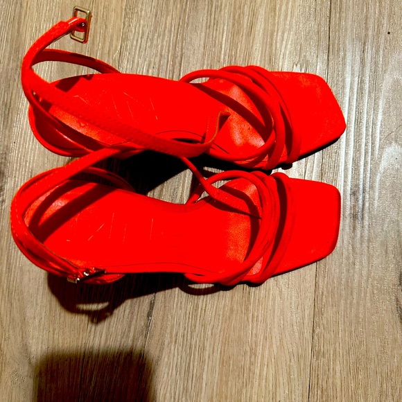 Mango Red Heels - Picture 6 of 8